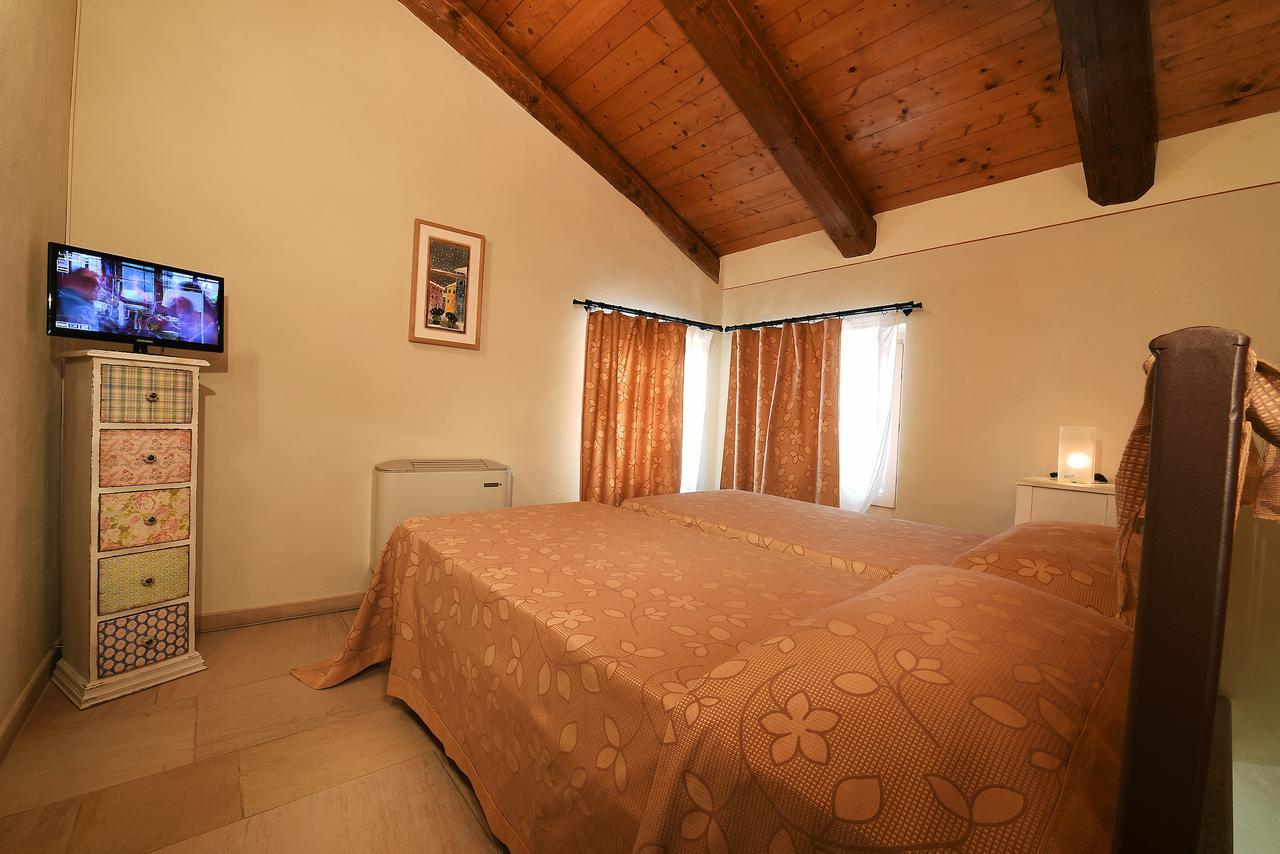 Bed and Breakfast Notte In Langa à La Morra Extérieur photo