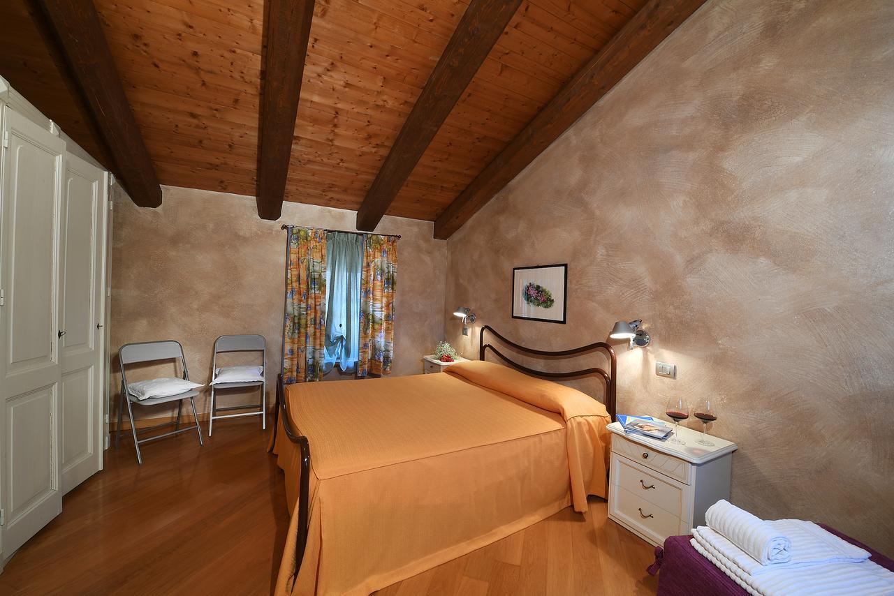 Bed and Breakfast Notte In Langa à La Morra Extérieur photo